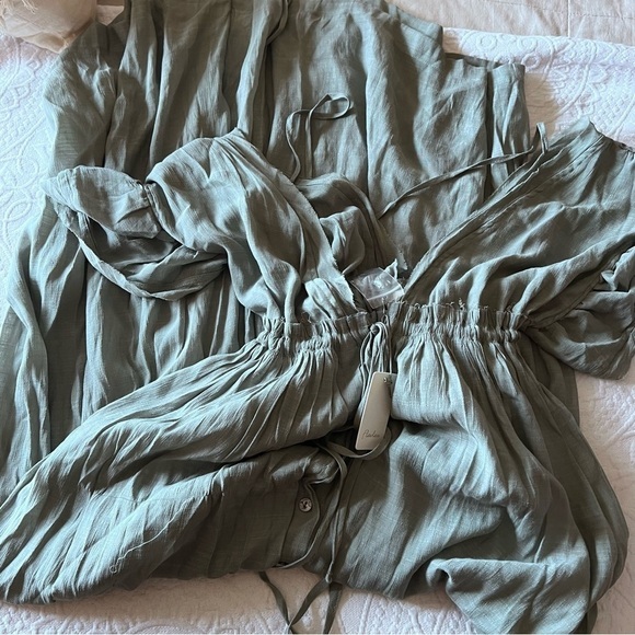 Chic Gray Maxi Dress with Ruffle Sleeves - Picture 6 of 7